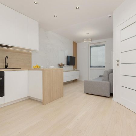 Modern Apartment With Balcony Near Aleje Jerozolimskie By Noclegi Renters Varsovie Extérieur photo