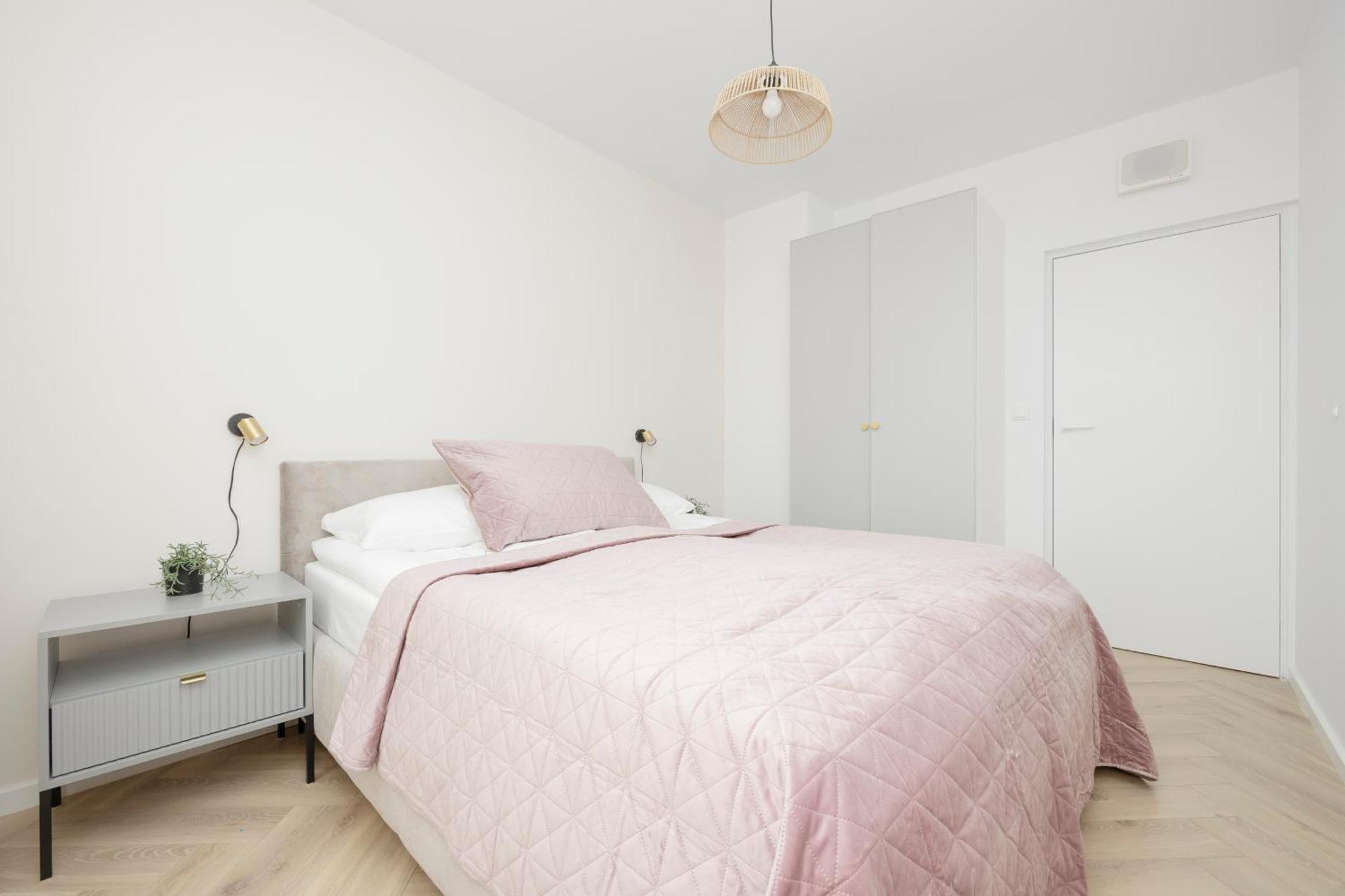 Modern Apartment With Balcony Near Aleje Jerozolimskie By Noclegi Renters Varsovie Extérieur photo