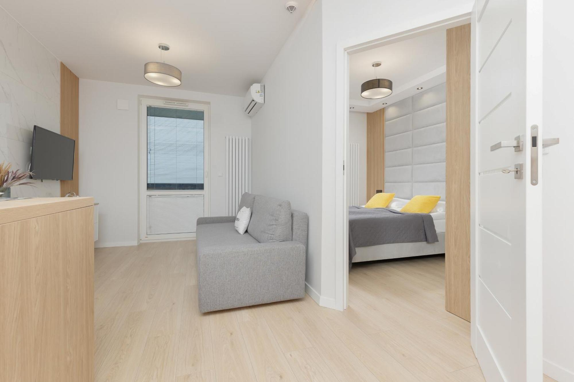 Modern Apartment With Balcony Near Aleje Jerozolimskie By Noclegi Renters Varsovie Extérieur photo