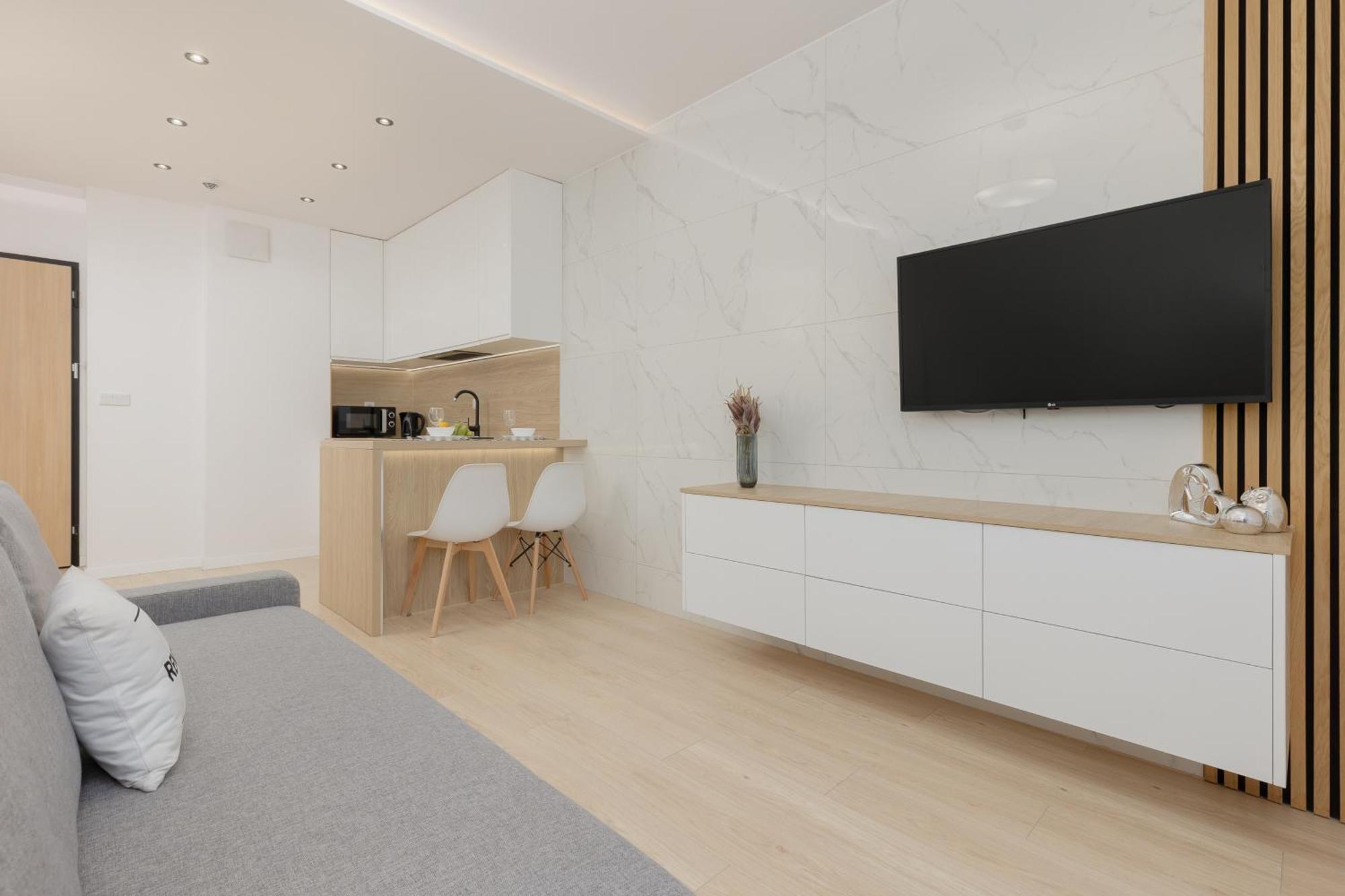 Modern Apartment With Balcony Near Aleje Jerozolimskie By Noclegi Renters Varsovie Extérieur photo